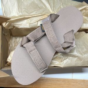 Brand New Teva Universal Slides